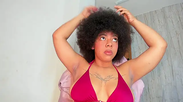 Alika01 online show from November 21, 2025, 1:21 pm