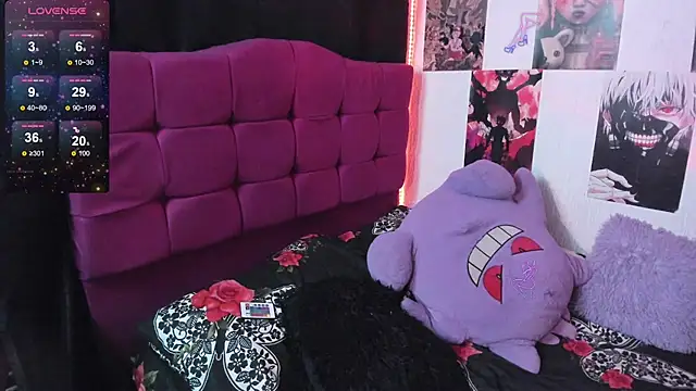 Snapshot of Violetx_moon chatting on July 14, 2026, 2:05 am Violetx moon online show from July 14, 2026, 2:05 am