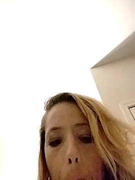 Snapshot of Blueeyesoulsnatcher chatting on October 30, 2025, 7:50 am Blueeyesoulsnatcher online show from October 30, 2025, 7:50 am