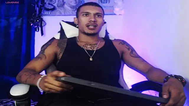 Snapshot of Ryan_coopper chatting on November 22, 2025, 1:37 am Ryan coopper online show from November 22, 2025, 1:37 am