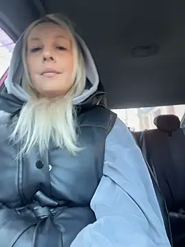 StasyWood online show from April 14, 2026, 1:10 am