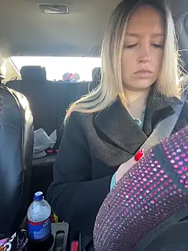 StasyWood online show from April 9, 2026, 1:18 am