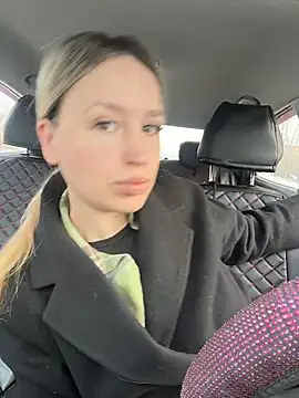 StasyWood online show from April 19, 2026, 1:17 am