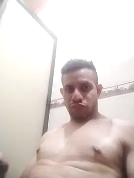 Snapshot of lux2631 chatting on February 28, 2026, 4:34 am lux2631 online show from February 28, 2026, 4:34 am