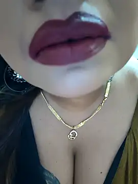 Snapshot of YR-SHIVANI chatting on October 28, 2025, 5:50 am YR-SHIVANI online show from October 28, 2025, 5:50 am