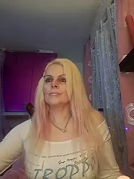 Snapshot of Angeldevilus chatting on March 16, 2025, 11:04 pm Angeldevilus online show from March 16, 2025, 11:04 pm