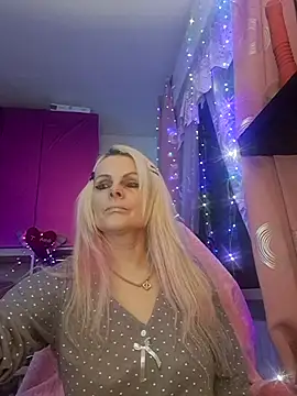 Snapshot of Angeldevilus chatting on March 3, 2025, 10:42 pm Angeldevilus online show from March 3, 2025, 10:42 pm