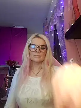 Snapshot of Angeldevilus chatting on March 2, 2025, 12:31 am Angeldevilus online show from March 2, 2025, 12:31 am