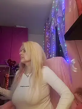 Snapshot of Angeldevilus chatting on March 12, 2025, 11:44 pm Angeldevilus online show from March 12, 2025, 11:44 pm