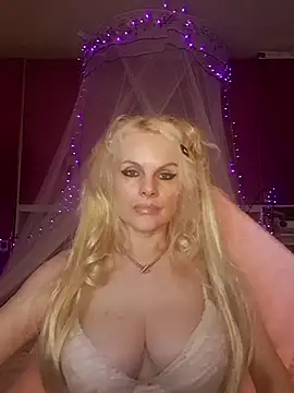 Angeldevilus online show from July 9, 2026, 12:22 am