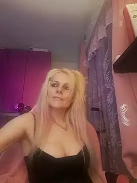 Snapshot of Angeldevilus chatting on March 13, 2025, 6:12 pm Angeldevilus online show from March 13, 2025, 6:12 pm