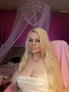 Angeldevilus online show from April 23, 2026, 4:41 pm