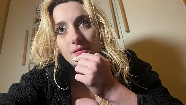 Snapshot of Monicbabe chatting on October 26, 2025, 10:54 pm Monicbabe online show from October 26, 2025, 10:54 pm