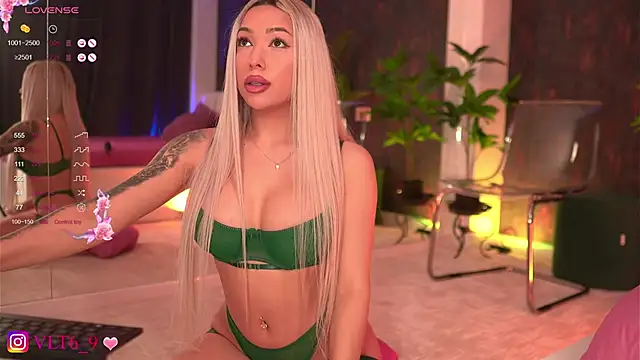 violettabunny03 online show from February 25, 2025, 10:42 pm