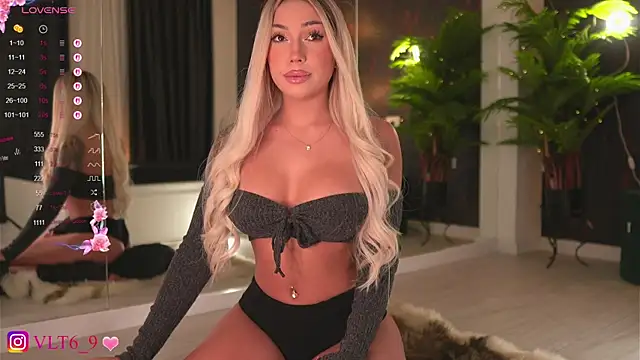 violettabunny03 online show from October 28, 2025, 11:58 pm