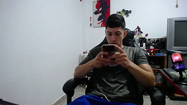 Snapshot of Iam_yourbabyprincess_XD chatting on March 3, 2026, 8:16 pm Iam yourbabyprincess XD online show from March 3, 2026, 8:16 pm