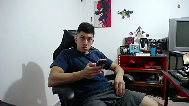 Snapshot of Iam_yourbabyprincess_XD chatting on February 16, 2026, 4:33 am Iam yourbabyprincess XD online show from February 16, 2026, 4:33 am