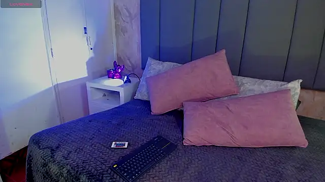 JulianaMiller online show from February 20, 2026, 11:28 pm