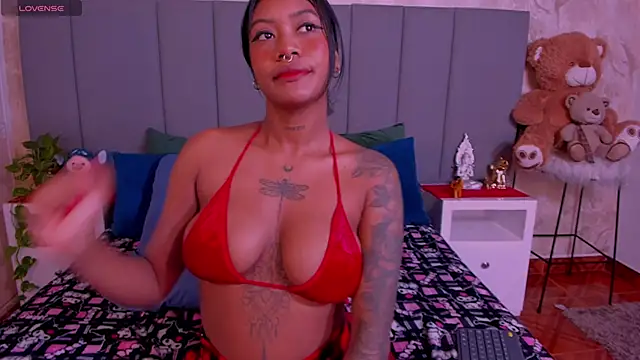 Snapshot of JulianaMiller chatting on February 5, 2025, 1:26 am JulianaMiller online show from February 5, 2025, 1:26 am