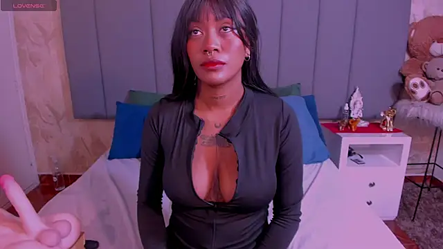 Snapshot of JulianaMiller chatting on February 26, 2025, 1:14 am JulianaMiller online show from February 26, 2025, 1:14 am