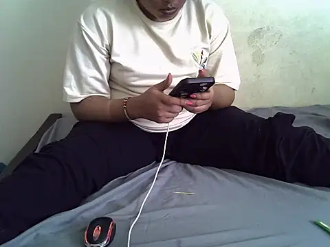 Crystal  Gee online show from October 8, 2025, 8:16 am