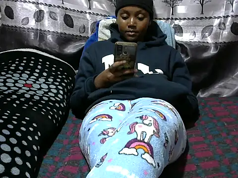 Snapshot of Sweet_kelsiey chatting on March 17, 2025, 9:13 pm Sweet kelsiey online show from March 17, 2025, 9:13 pm