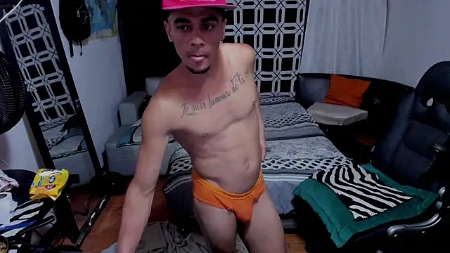 Snapshot of Brunocuttie94 chatting on July 7, 2026, 10:57 pm Brunocuttie94 online show from July 7, 2026, 10:57 pm