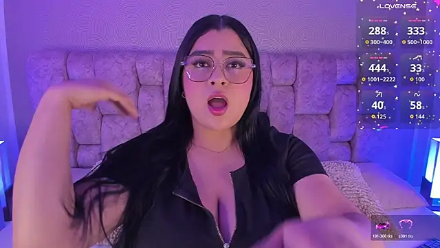 Snapshot of Emilyboobss chatting on February 8, 2026, 5:16 am Emilyboobss online show from February 8, 2026, 5:16 am