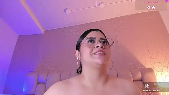 Snapshot of Emilyboobss chatting on February 21, 2025, 7:45 am Emilyboobss online show from February 21, 2025, 7:45 am