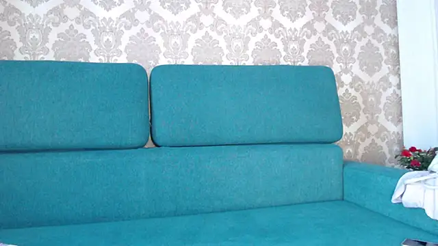 Louise Lavender online show from February 19, 2025, 5:16 am