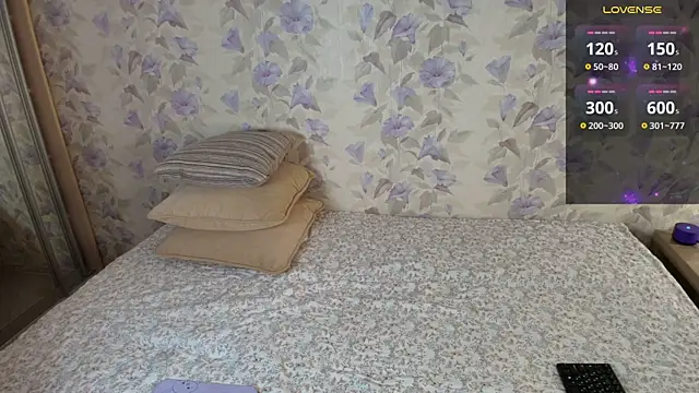 Louise Lavender online show from June 3, 2026, 3:18 am