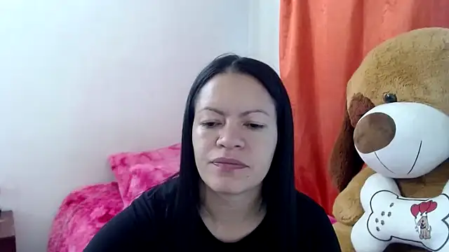 Snapshot of Cristal_w chatting on January 19, 2026, 3:05 pm Cristal w online show from January 19, 2026, 3:05 pm