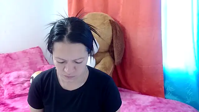 Snapshot of Cristal_w chatting on January 15, 2026, 2:53 pm Cristal w online show from January 15, 2026, 2:53 pm