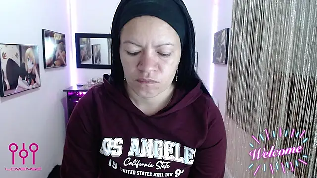 Cristal w online show from October 15, 2025, 12:35 pm