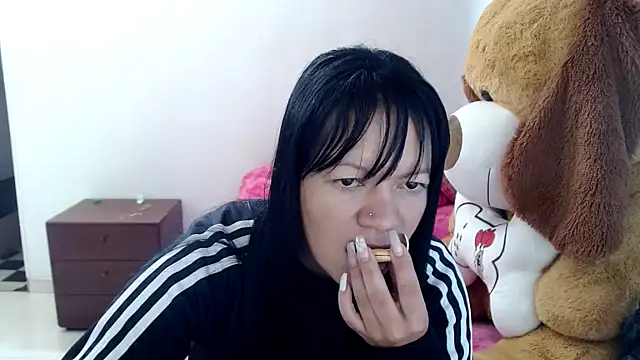 Snapshot of Cristal_w chatting on February 17, 2026, 2:58 pm Cristal w online show from February 17, 2026, 2:58 pm