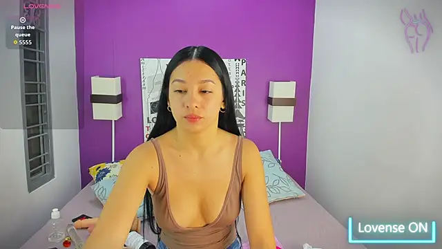 Lila Pinky online show from October 3, 2025, 1:23 pm