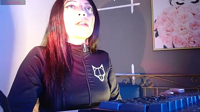 Snapshot of Ey_im_simone chatting on September 26, 2025, 8:16 pm Ey im simone online show from September 26, 2025, 8:16 pm