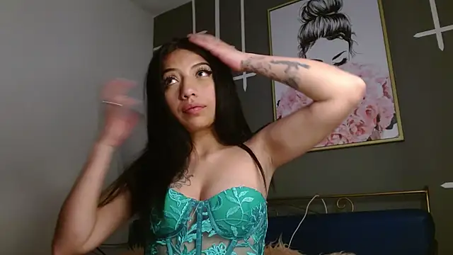 Snapshot of Ey_im_simone chatting on November 20, 2025, 8:20 pm Ey im simone online show from November 20, 2025, 8:20 pm