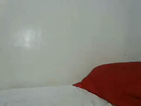Snapshot of slender-qwene chatting on March 20, 2025, 11:16 am slender-qwene online show from March 20, 2025, 11:16 am