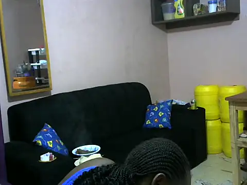 Snapshot of slender-qwene chatting on October 1, 2025, 6:23 pm slender-qwene online show from October 1, 2025, 6:23 pm