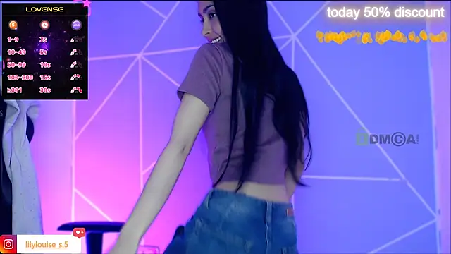 lilylouisee online show from December 3, 2025, 8:19 pm