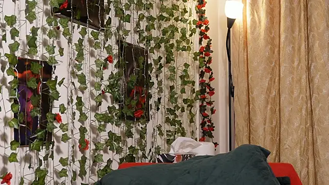 Snapshot of NaughtYHomemadE chatting on February 6, 2026, 9:38 am NaughtYHomemadE online show from February 6, 2026, 9:38 am