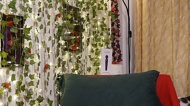 Snapshot of NaughtYHomemadE chatting on February 16, 2026, 8:57 am NaughtYHomemadE online show from February 16, 2026, 8:57 am