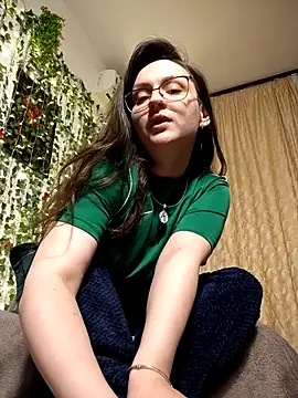 NaughtYHomemadE online show from April 22, 2026, 4:52 am