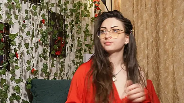 Snapshot of NaughtYHomemadE chatting on February 9, 2026, 6:44 am NaughtYHomemadE online show from February 9, 2026, 6:44 am