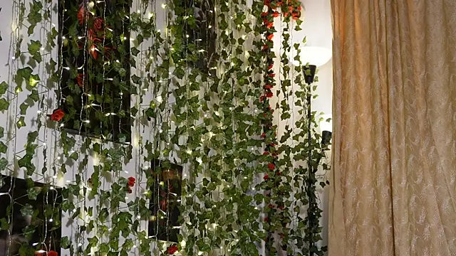 NaughtYHomemadE online show from April 25, 2026, 5:21 am