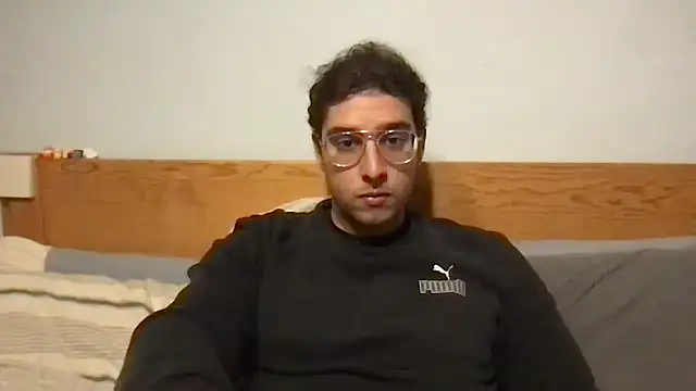 Snapshot of Ratzta chatting on November 8, 2025, 5:27 pm Ratzta online show from November 8, 2025, 5:27 pm