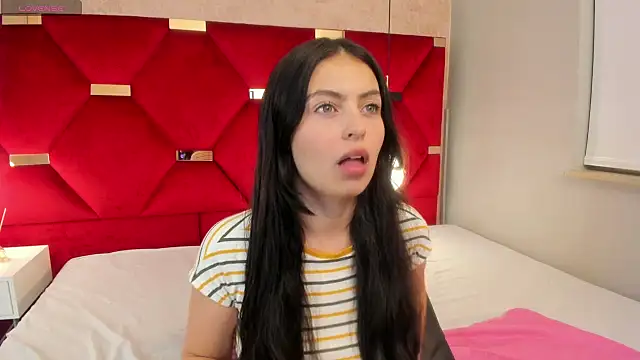 Snapshot of magic_fernanda chatting on February 17, 2025, 9:00 pm magic fernanda online show from February 17, 2025, 9:00 pm