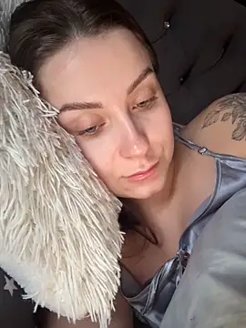 ellie ssexy online show from October 15, 2025, 4:22 am