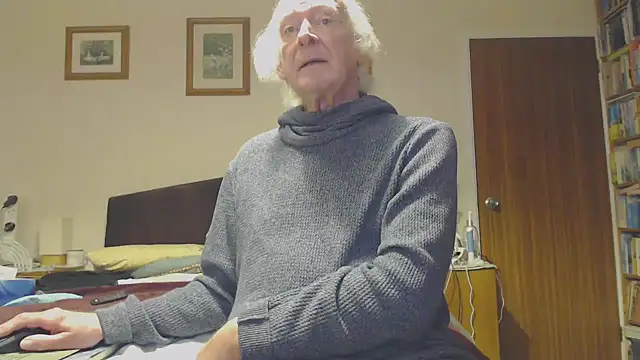 Snapshot of WaverlyKernow chatting on January 23, 2025, 10:32 am WaverlyKernow online show from January 23, 2025, 10:32 am